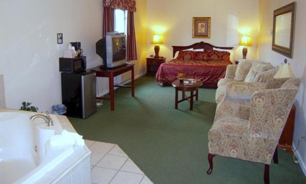 Colonie Inn And Suites Latham Phòng bức ảnh