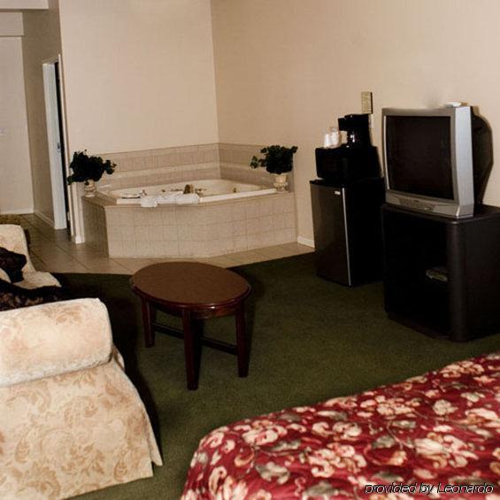 Colonie Inn And Suites Latham Ngoại thất bức ảnh
